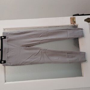 WHBM SZ  6 Gray ankle pants